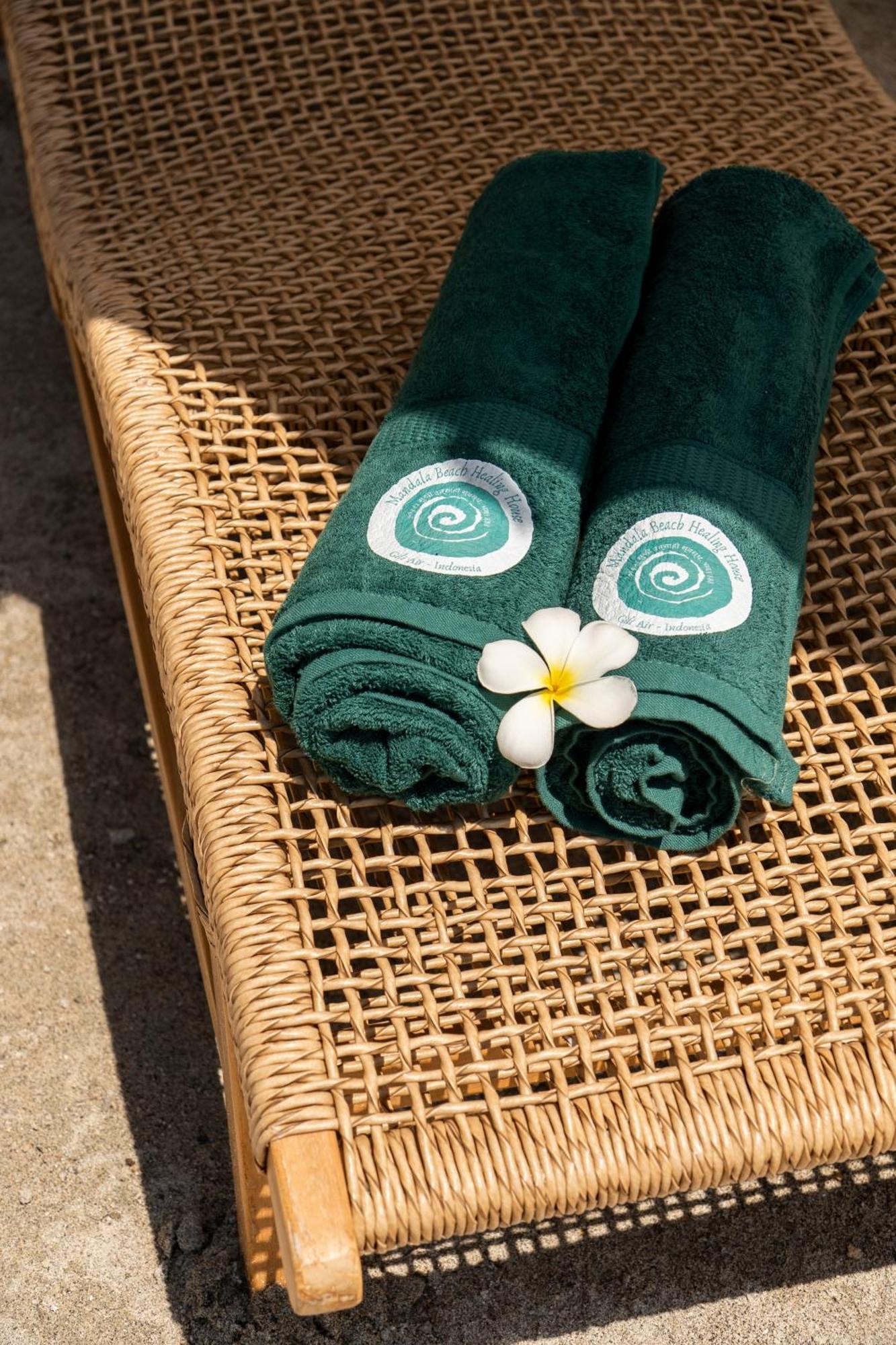 Mandala Beach Healing Rooms Gili Air Exterior photo