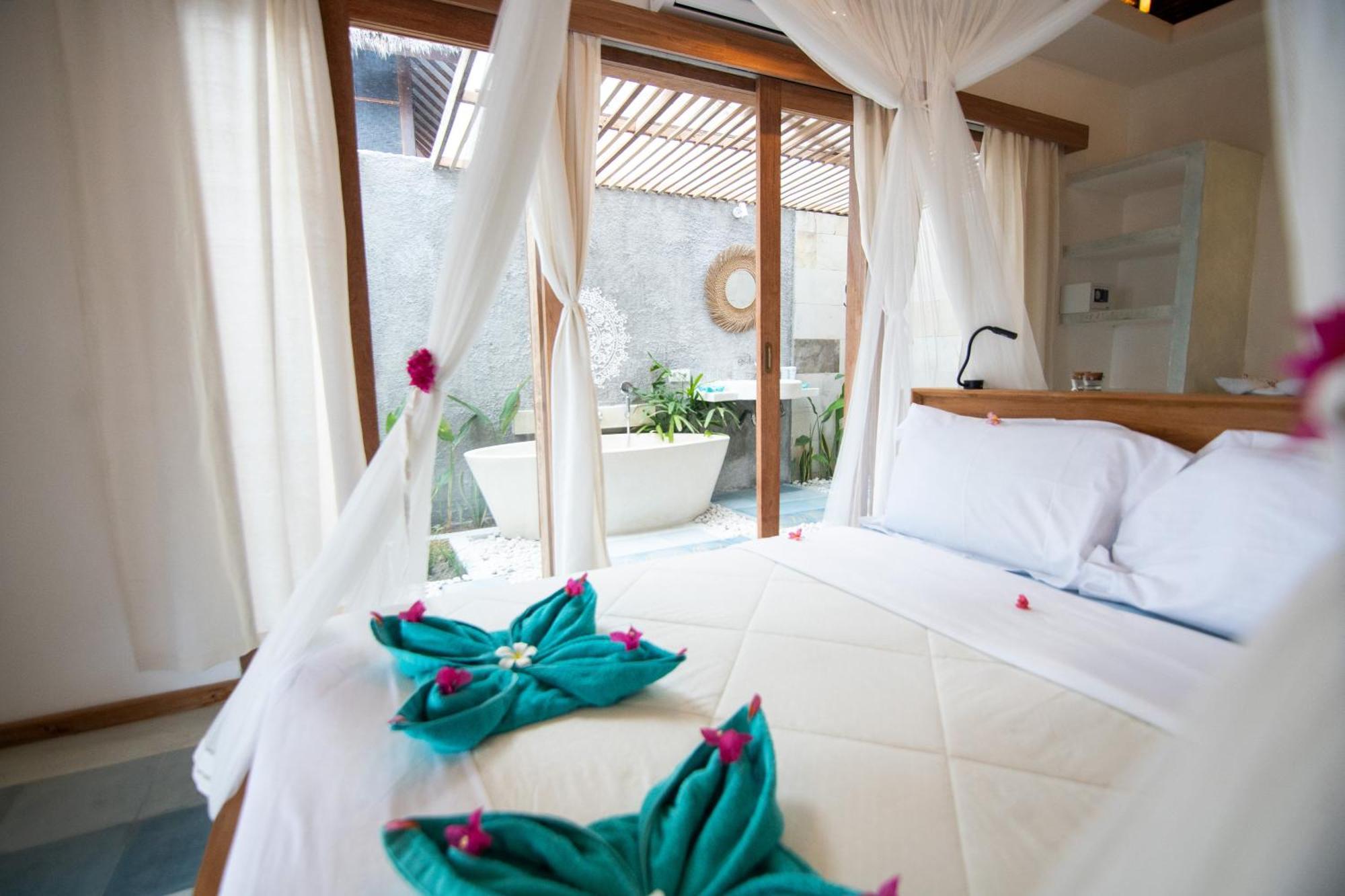 Mandala Beach Healing Rooms Gili Air Exterior photo